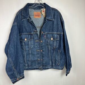 levi's women's 90's trucker denim jacket size XL